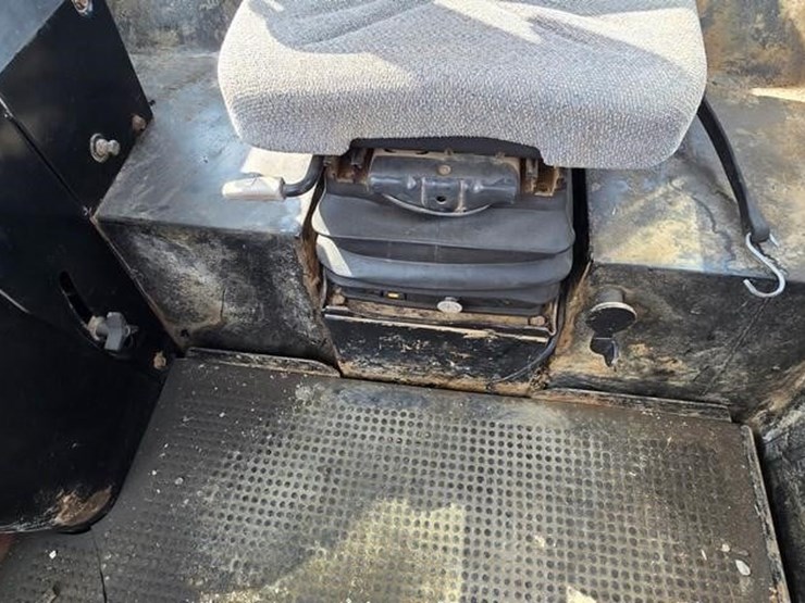 john-deere-4850-image-45