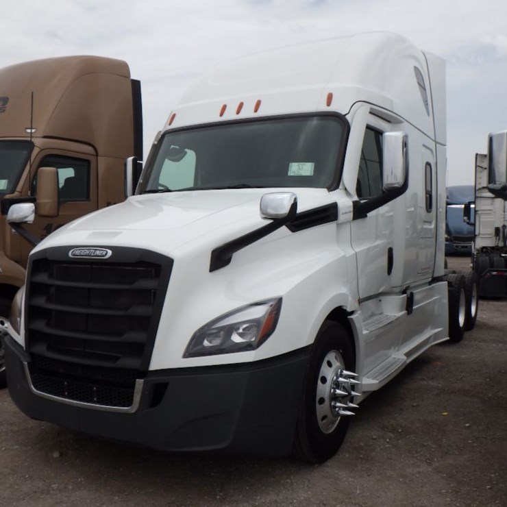 2022 FREIGHTLINER CASCADIA 126