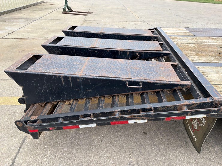 2013-big-tex-102”-x-30ft-gooseneck-flatbed-trailer-image-8