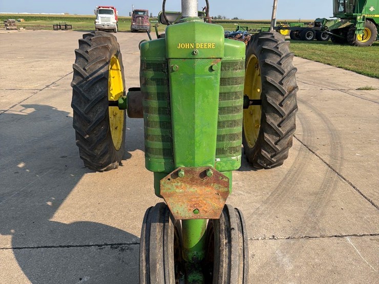 john-deere-b-image-2