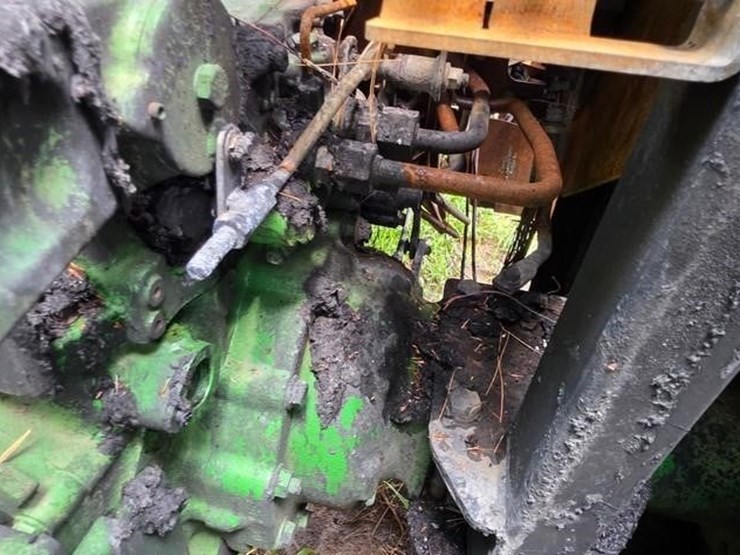 2020-john-deere-4052r-image-19