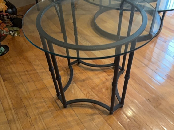 three-piece-matching-end-table-set,-one-is-oval,-one-small-round,-one-large-round.--nice-set.-image-2
