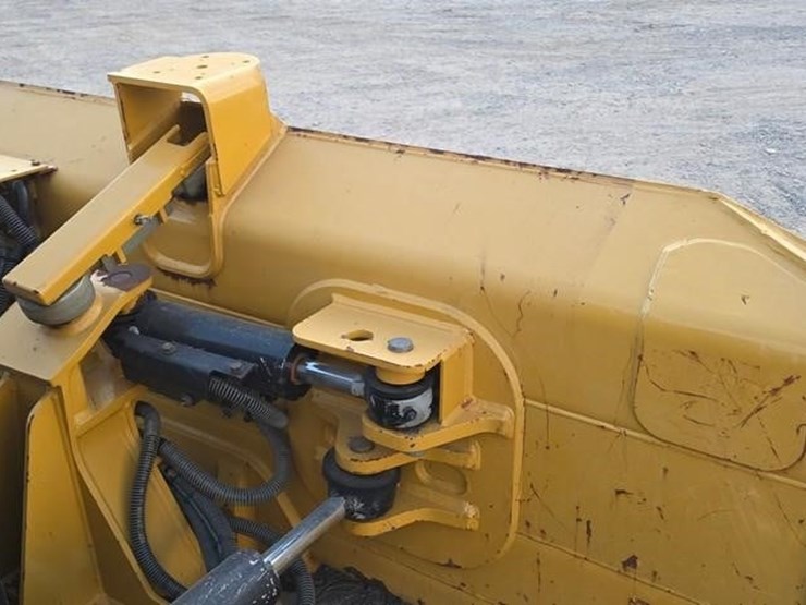 2017-caterpillar-d5k2-xl-image-45