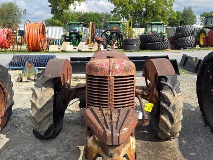 silver-king-tractor-(not-running)-106-image-17