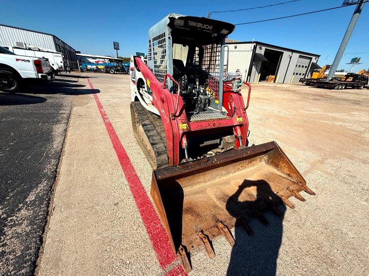 2019-takeuchi-tl8-image-2