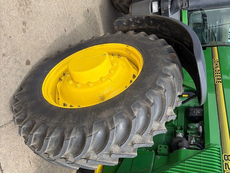john-deere-8200-image-12