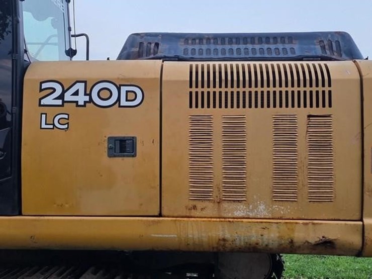 2011-deere-240d-lc-image-38