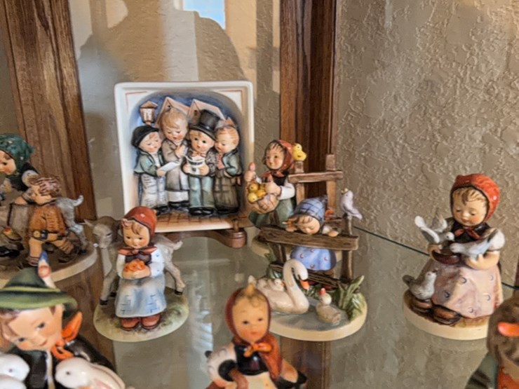 figurine-set,-goebel-west-germany,-winner-takes-the-entire-set-(12-pieces)-image-2