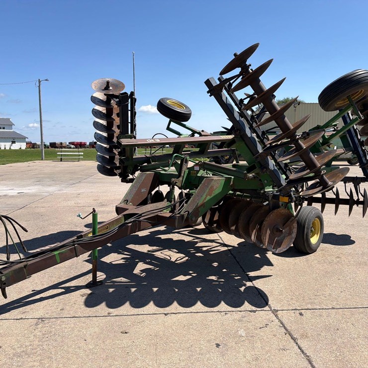 JOHN DEERE 630
