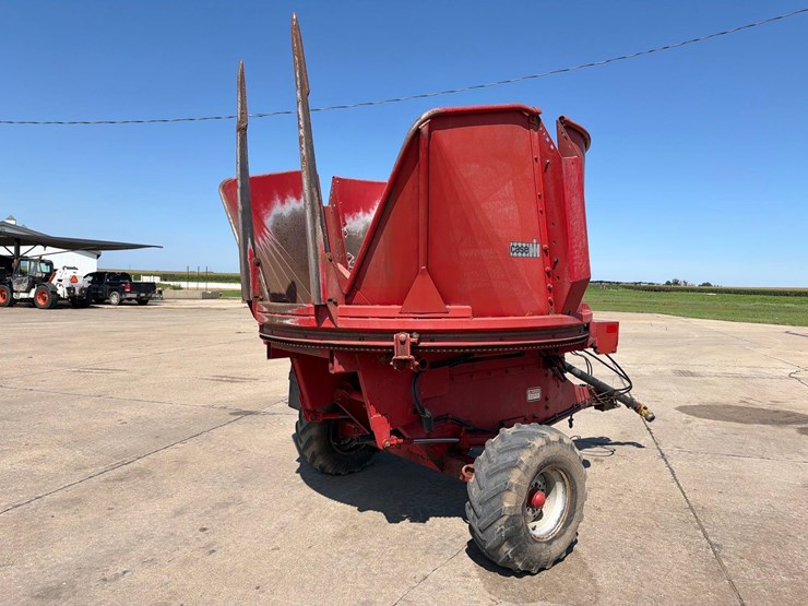 case-ih-8610-image-2