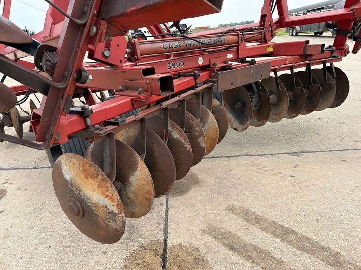 case-ih-3900-image-6