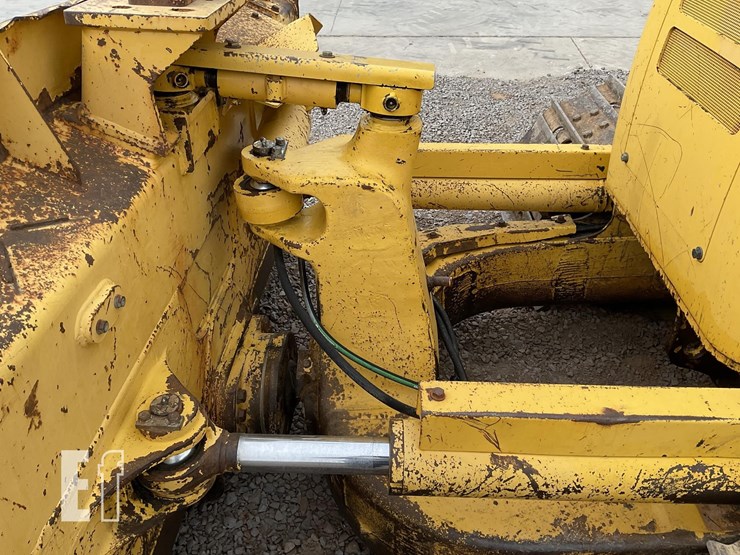 2015-komatsu-d61ex-23-image-12