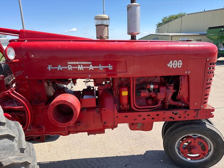 farmall-400-tractor-image-17