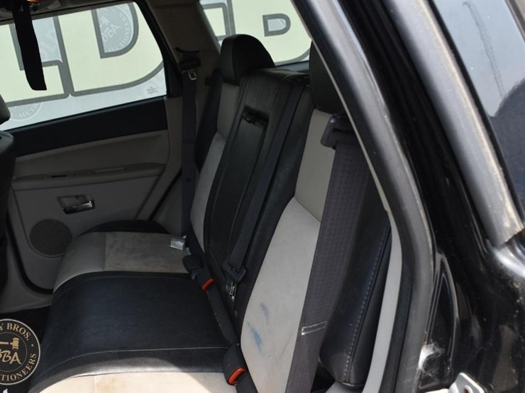 2009-jeep-grand-cherokee-limited-image-23