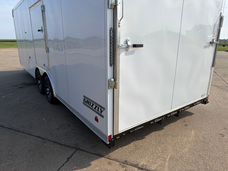 2020--haulmark-grizzly-hd-8-1/2ft-x-24ft-enclosed-trailer----like-new-image-7