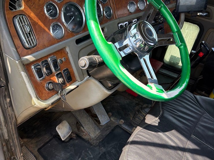 2007-peterbilt-379-image-58