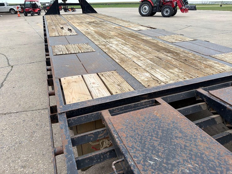 2013-big-tex-102”-x-30ft-gooseneck-flatbed-trailer-image-11