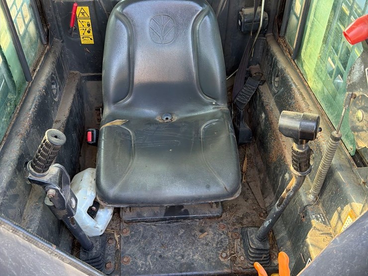 new-holland-l150-image-28