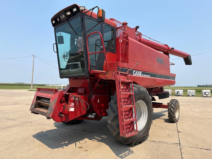 1989-case-ih-1660-image-1