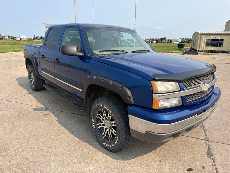 2004-chevrolet-silverado-1500-image-3