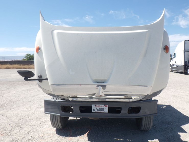 2011-international-7300-image-17