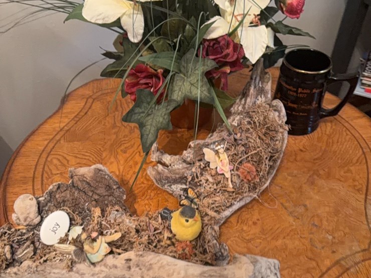everything-on-top-of-the-table,-includes-driftwood-decorated-piece,-flowers,-starkweather-public-school-mug-from-1977-image-4