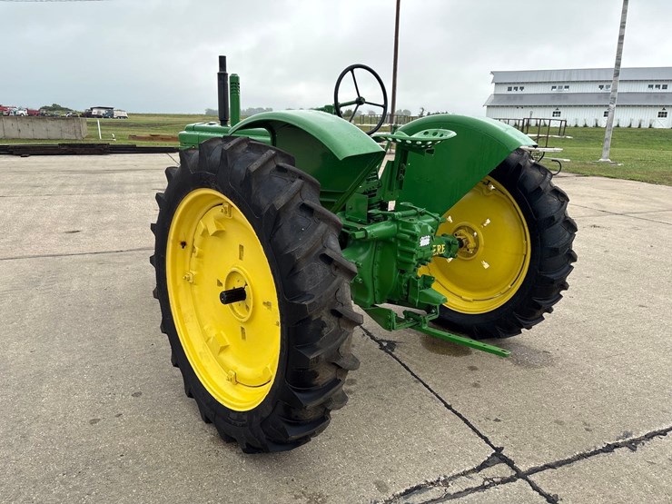 john-deere-b-image-4