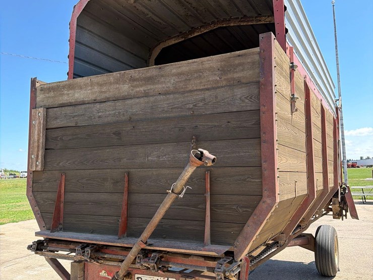 roorda-16ft-rear-unload-silage-wagon-image-12