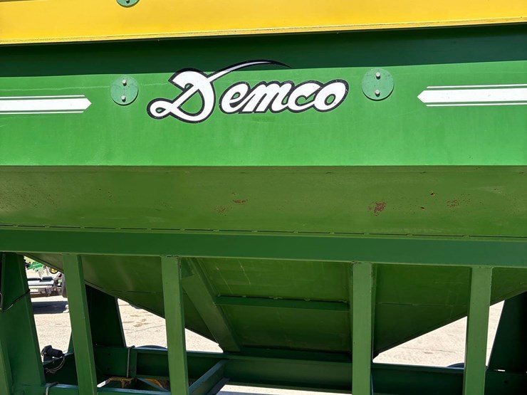 demco-325-image-8