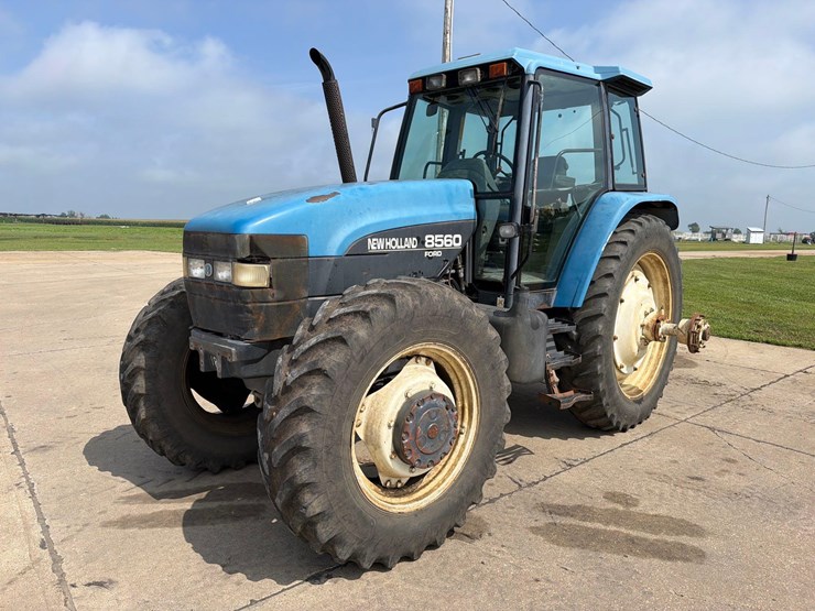 new-holland-8560-image-1