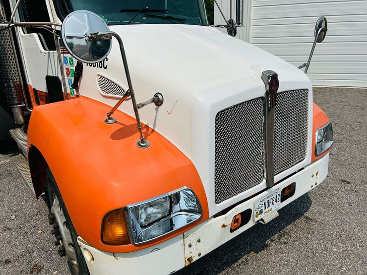 2005-kenworth-t300-image-8