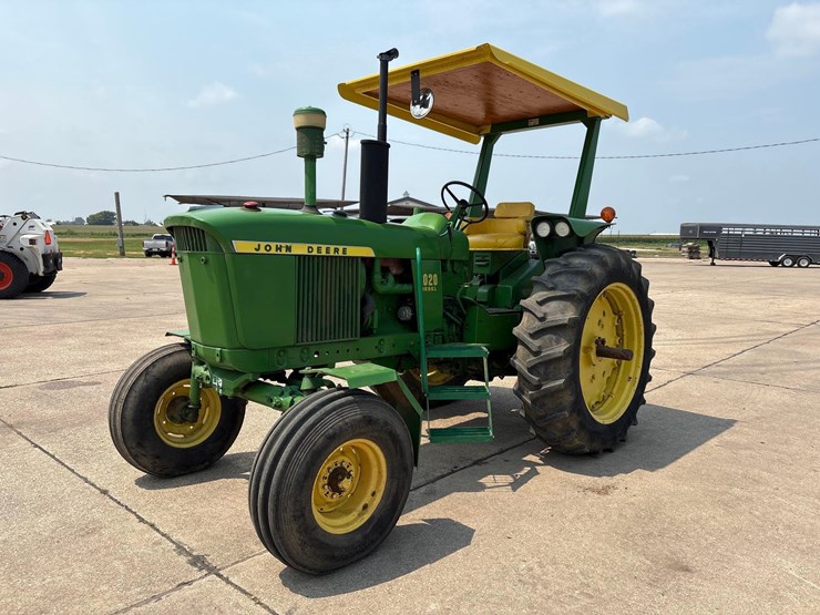 john-deere-3020-image-2