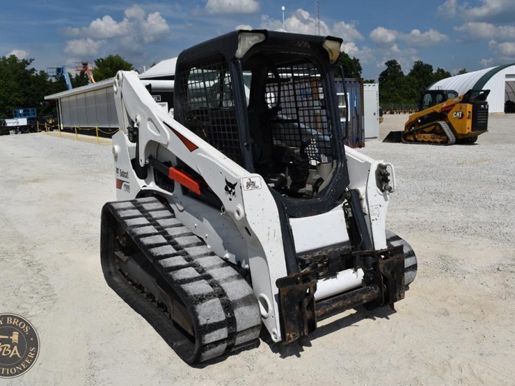 2016-bobcat-t740-image-49