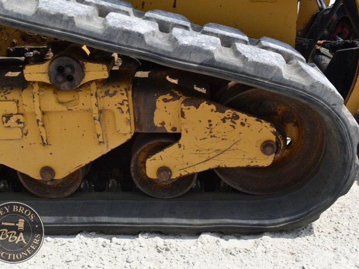 2021-caterpillar-259d3-image-30