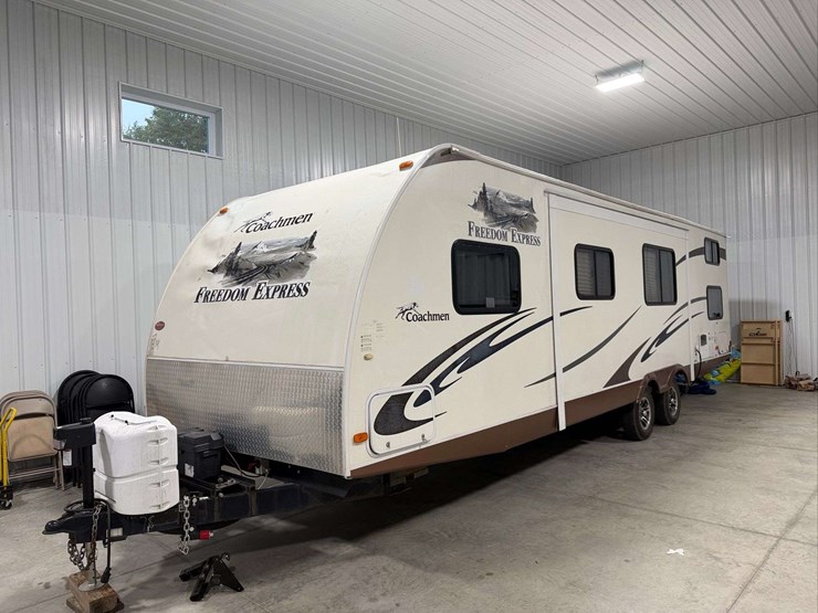 2011-coachmen-292bhds-camper-image-1