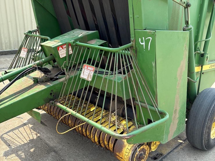 john-deere-510-image-11