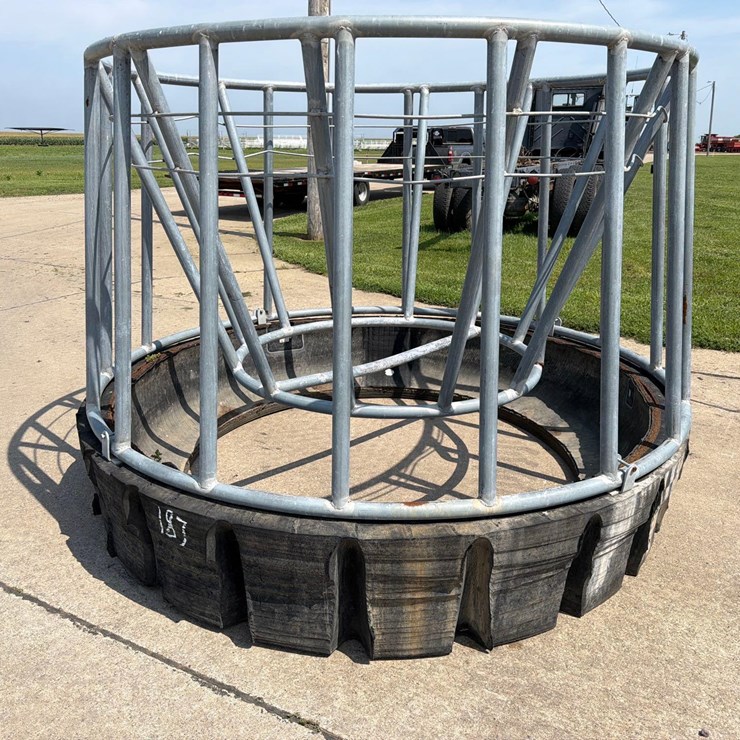 8 1/2ft Round Bale Feeder