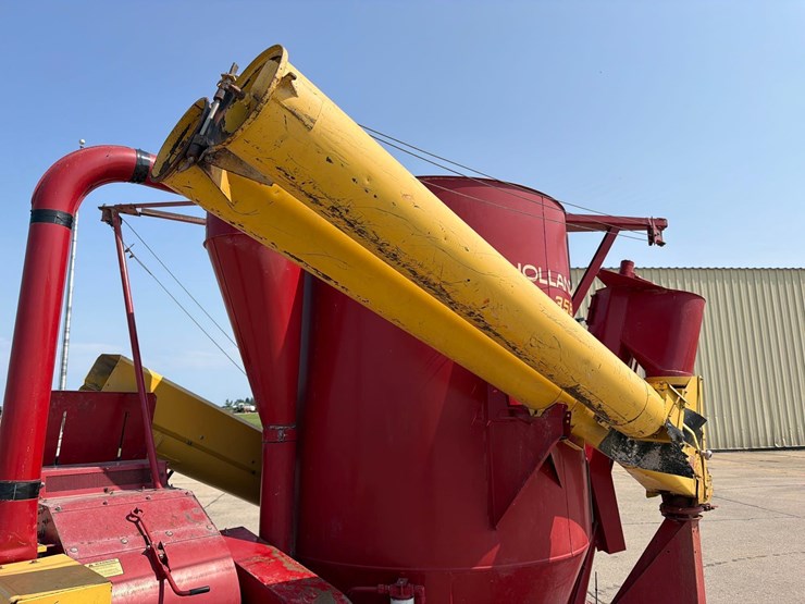 new-holland-358-image-12