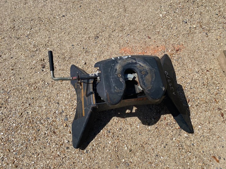 #1611-•-curt-20,000lbs-5th-wheel-hitch-image-4