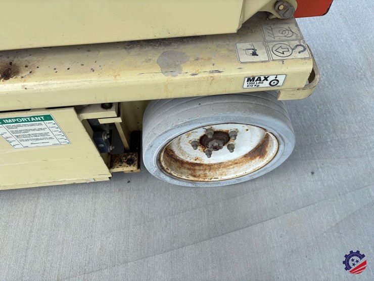 2001-jlg-2032e2-image-7