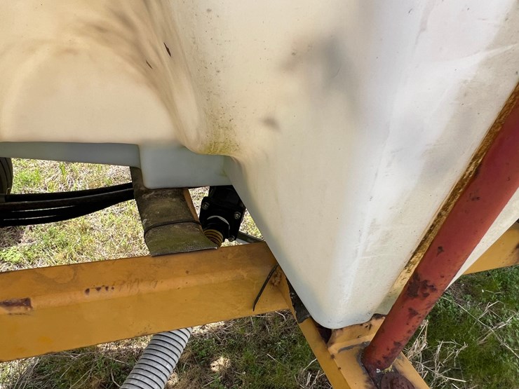 no-reserve-kbh-applicator-tank-trailer-image-7