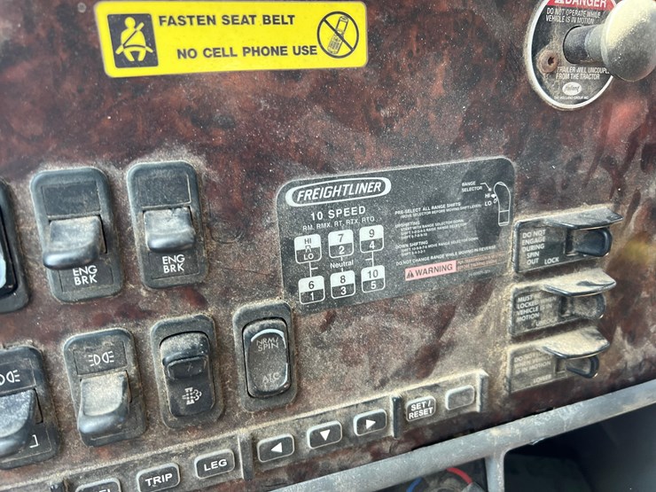 freightliner-cst120-image-62