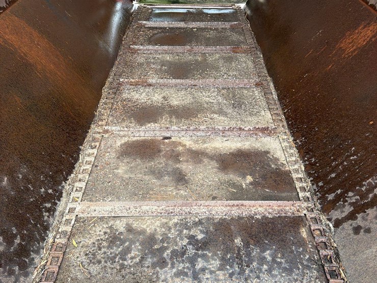 roda-12ft-rear-unload-metal-silage-wagon-image-20