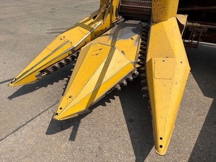 new-holland-900-image-15