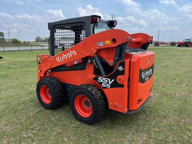 2024-kubota-ssv65-image-2