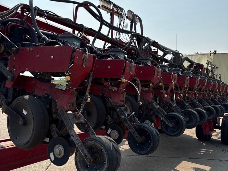 2011-case-ih-1240-image-22