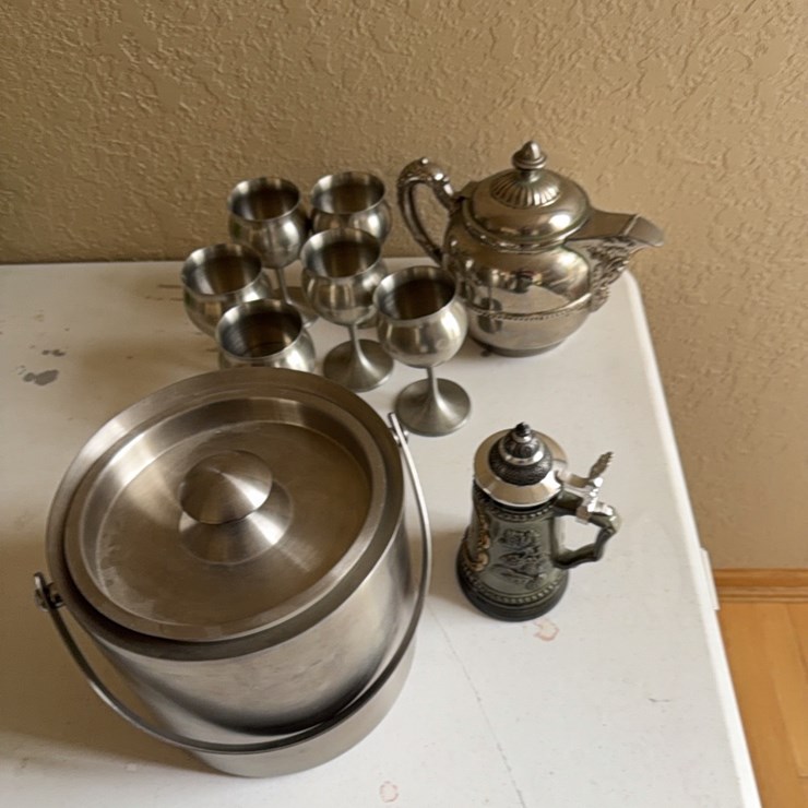 Silver items, silver set