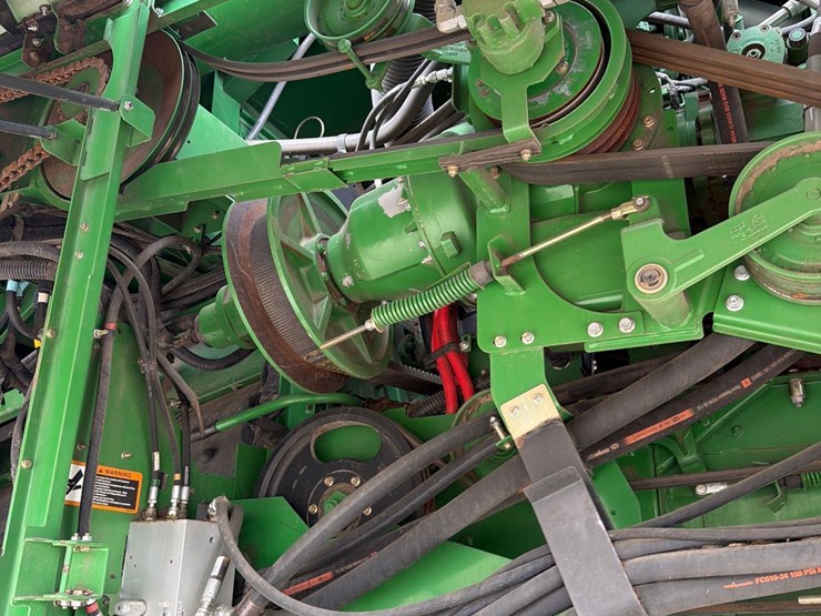 2012-john-deere-s680-image-40