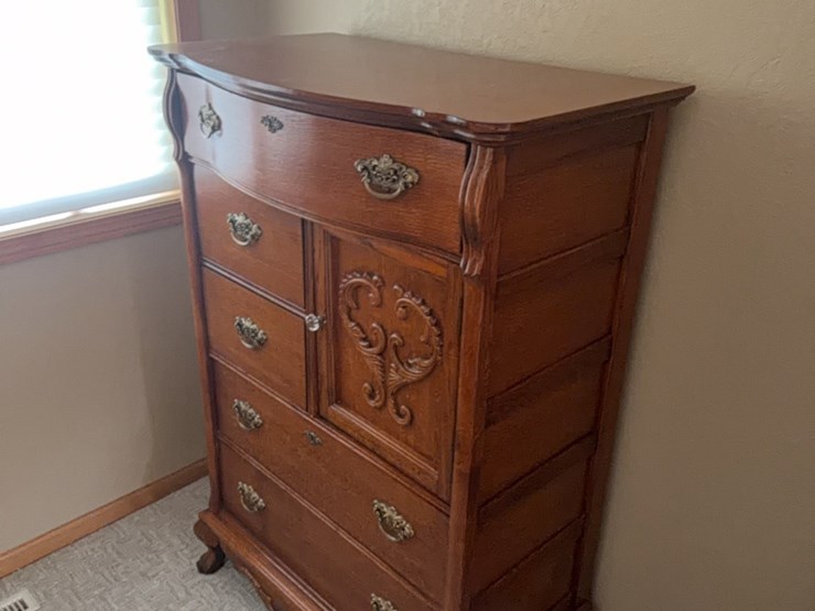 large-oak-chest-of-drawers,-excellent-condition-image-1