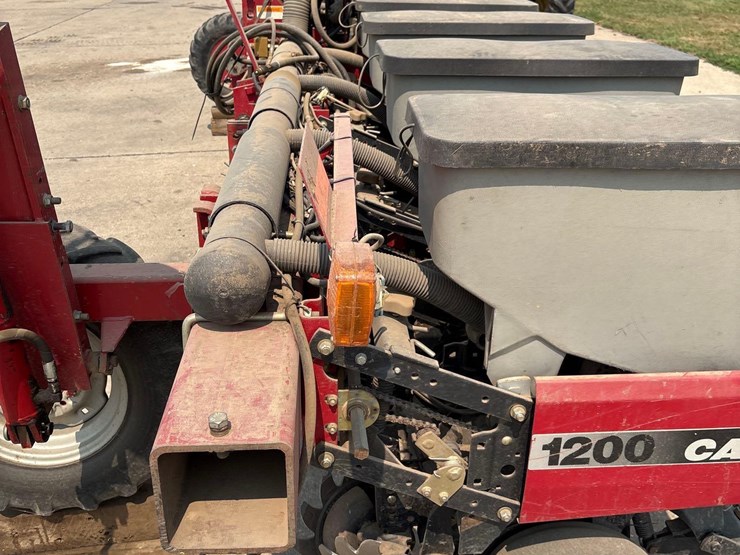 case-ih-1200-image-13